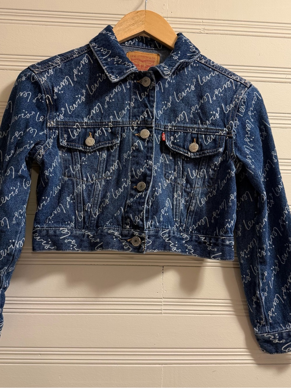Levi’s Cropped Denim Trucker Jacket All-Over Script Logo Kids M